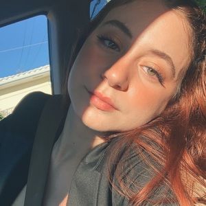 Meet your Posher, Carolina